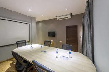 Treebo Golden Pearl Koramangala Hotel Bangalore Exterior foto