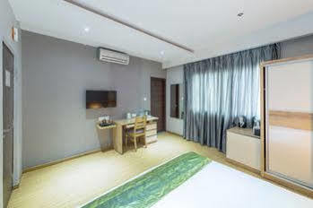 Treebo Golden Pearl Koramangala Hotel Bangalore Exterior foto